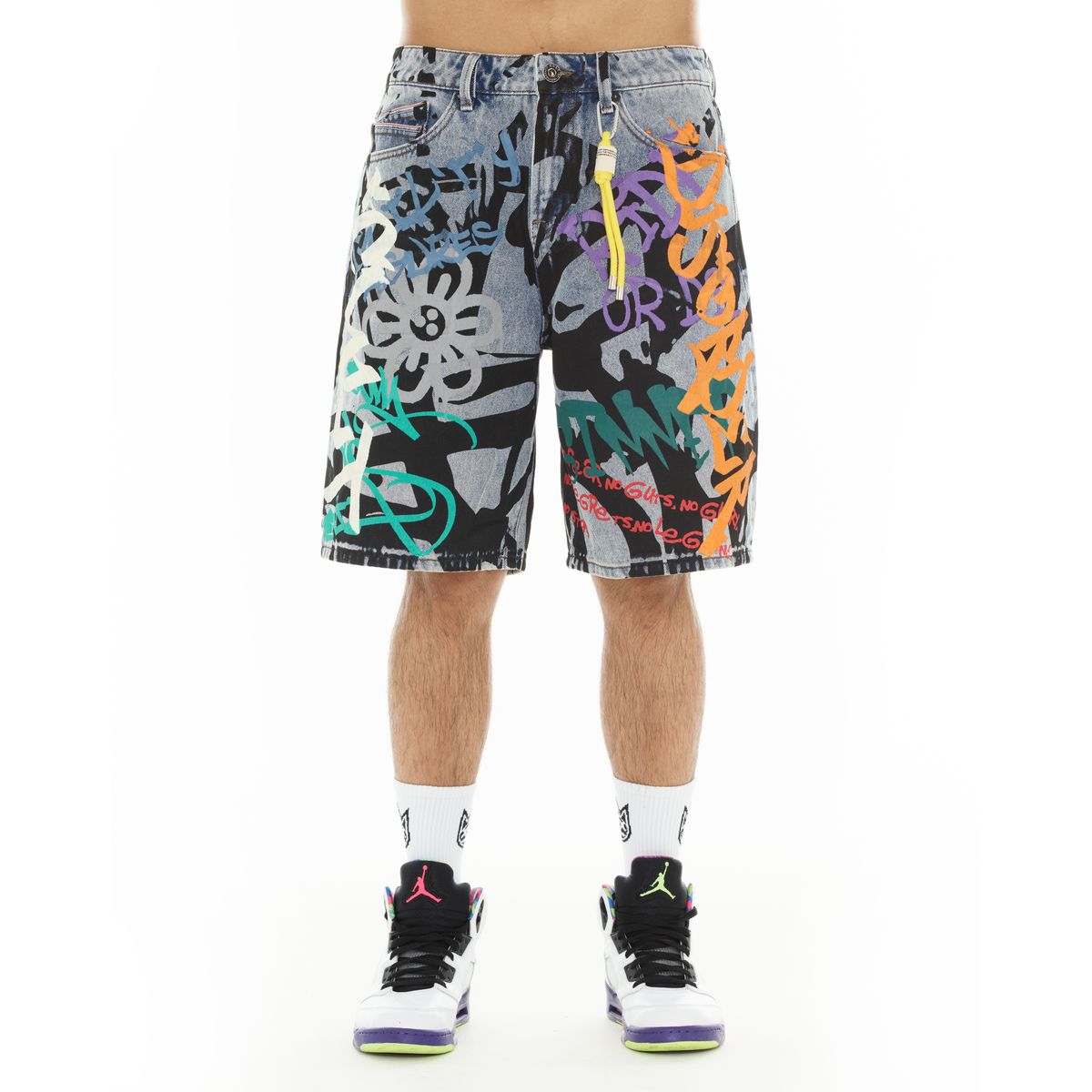 Grunge Shorts in Graffiti