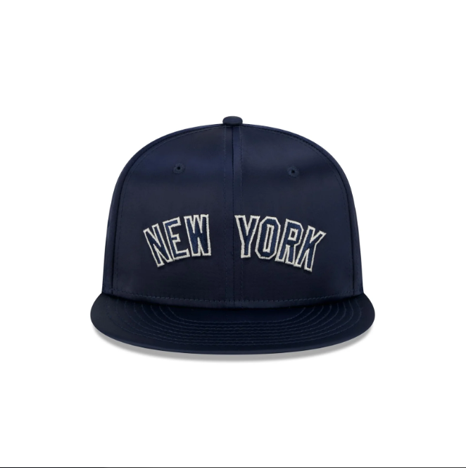 New York Yankees Satin Script Snapback Hat