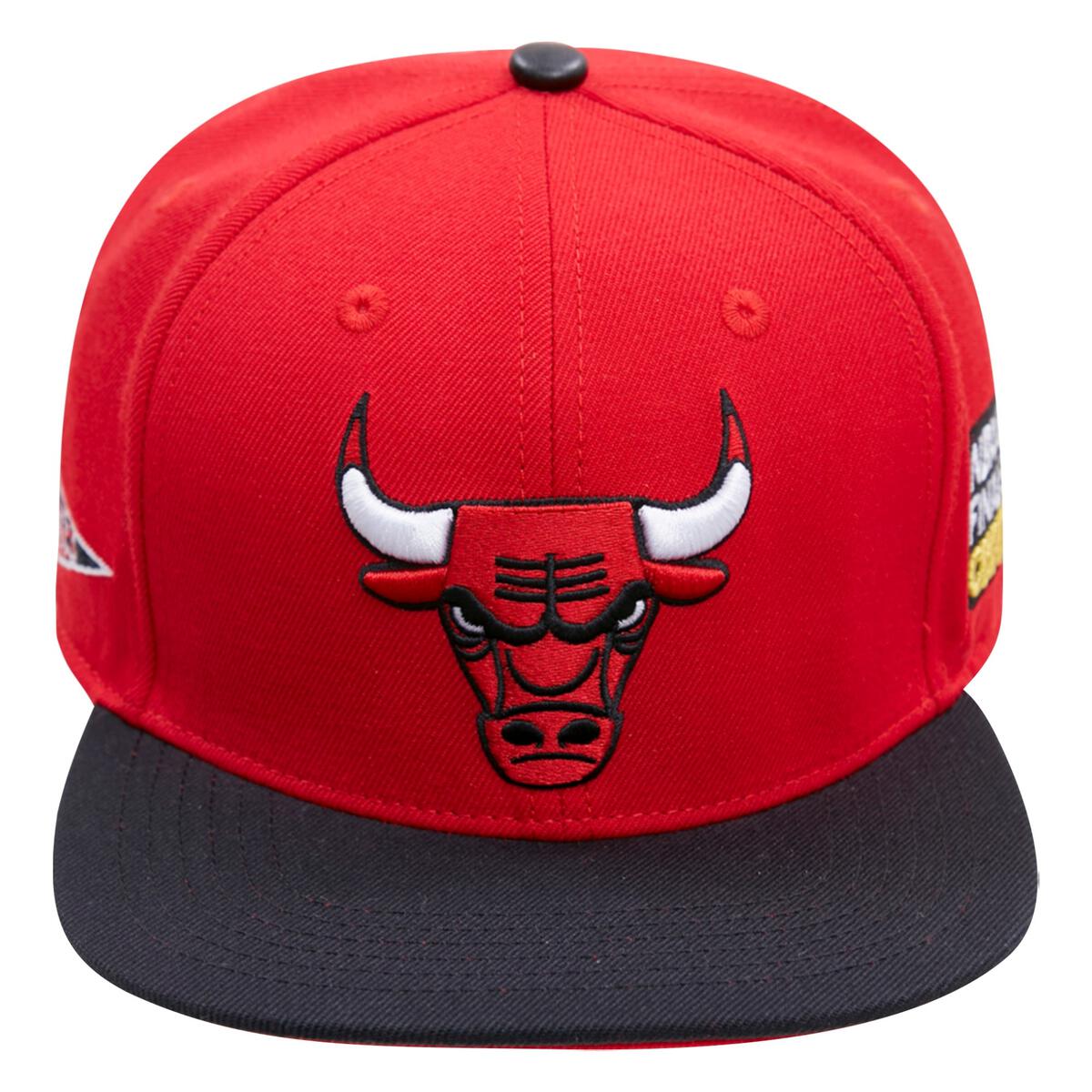 Pro Standard - Chicago Bulls Retro Classic Snapback Hat - Red/Black