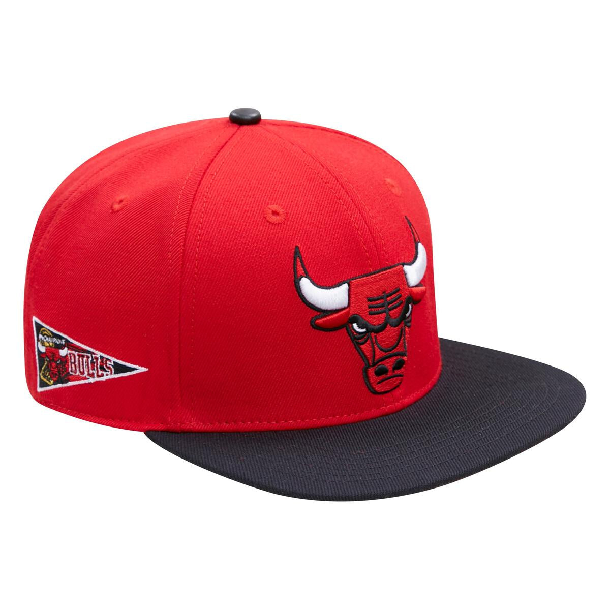 Pro Standard - Chicago Bulls Retro Classic Snapback Hat - Red/Black