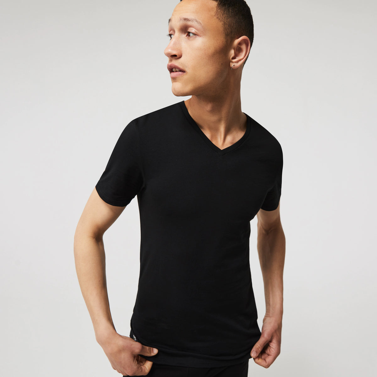 Men's 3 Pack of Plain Regular  V-neck T-shirts - Black